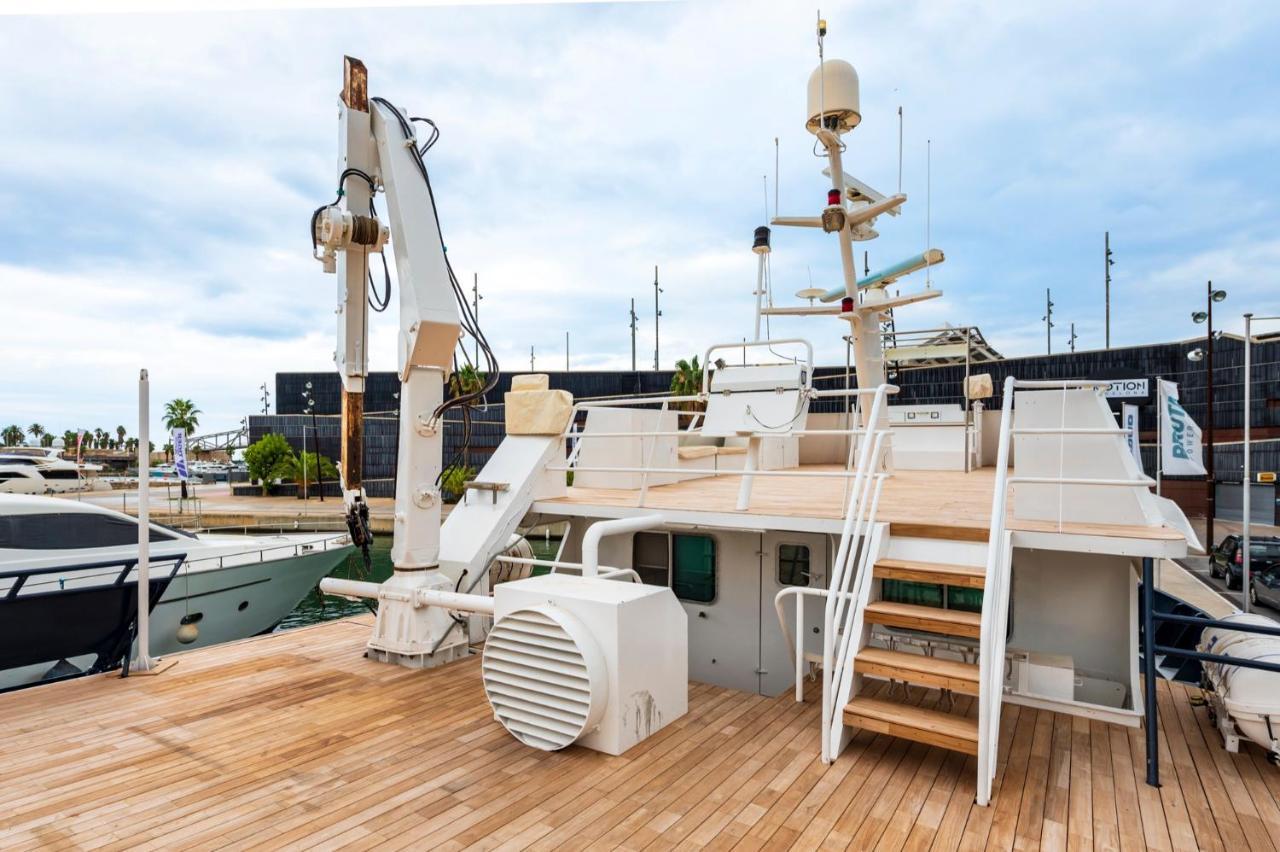 Luxury Boat Hotel Sant Adrià de Besòs Eksteriør billede