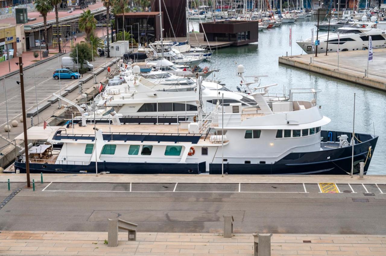 Luxury Boat Hotel Sant Adrià de Besòs Eksteriør billede