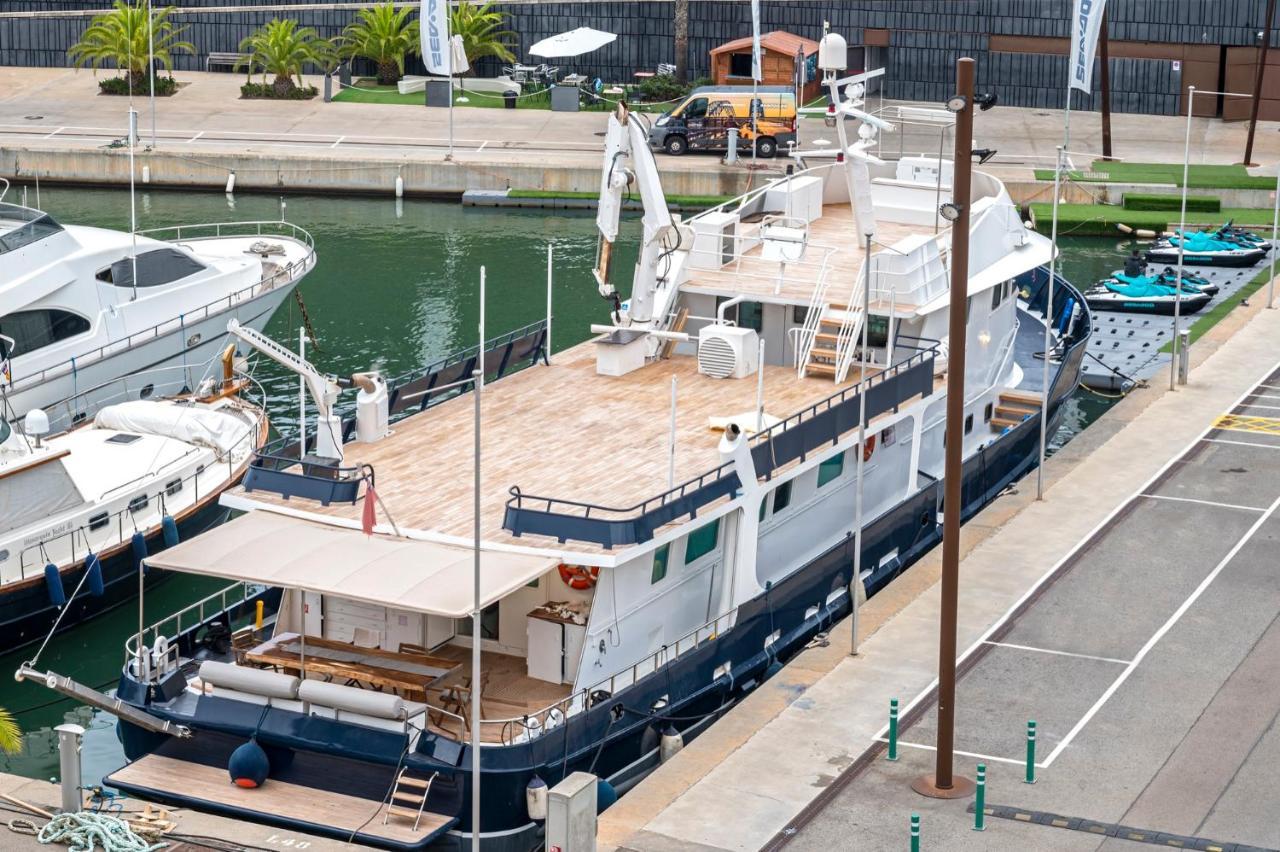 Luxury Boat Hotel Sant Adrià de Besòs Eksteriør billede