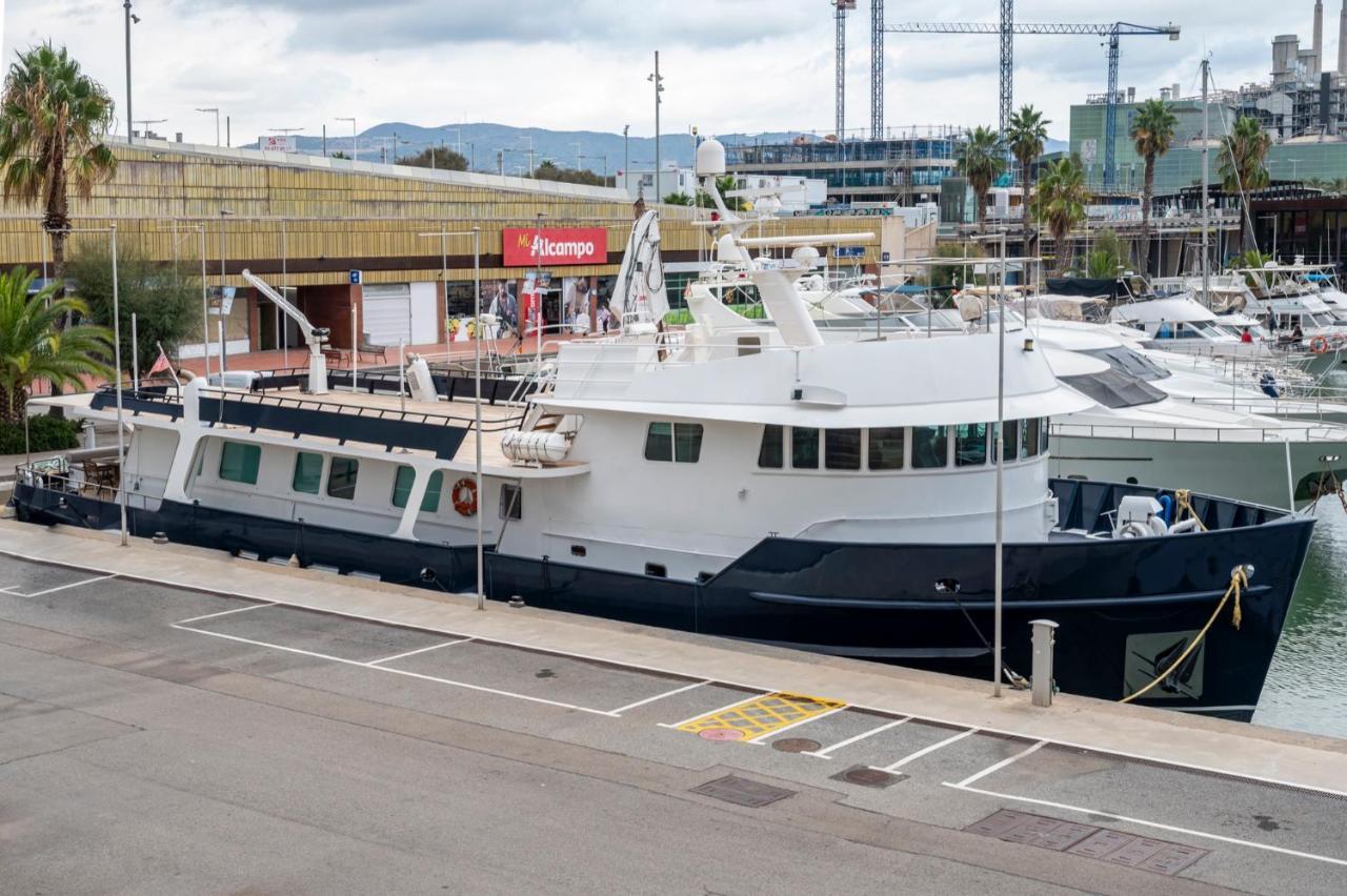 Luxury Boat Hotel Sant Adrià de Besòs Eksteriør billede