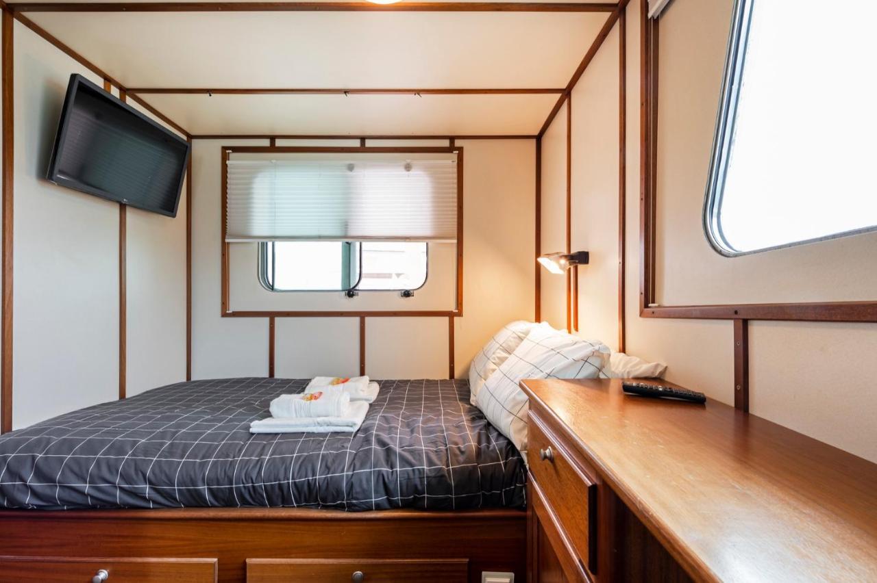 Luxury Boat Hotel Sant Adrià de Besòs Eksteriør billede